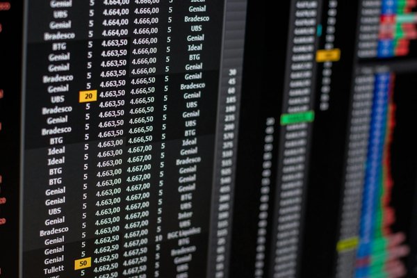 Meilleurs claviers gamers blancs : alliez style et efficacité